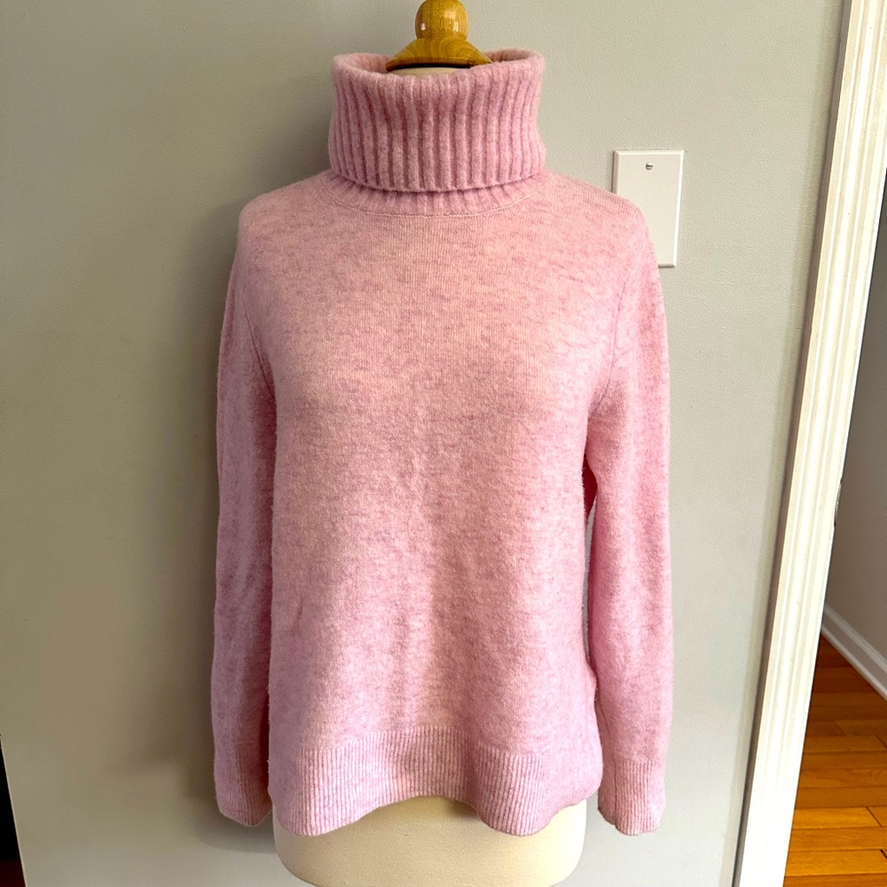 Banana Republic Pink Sweater